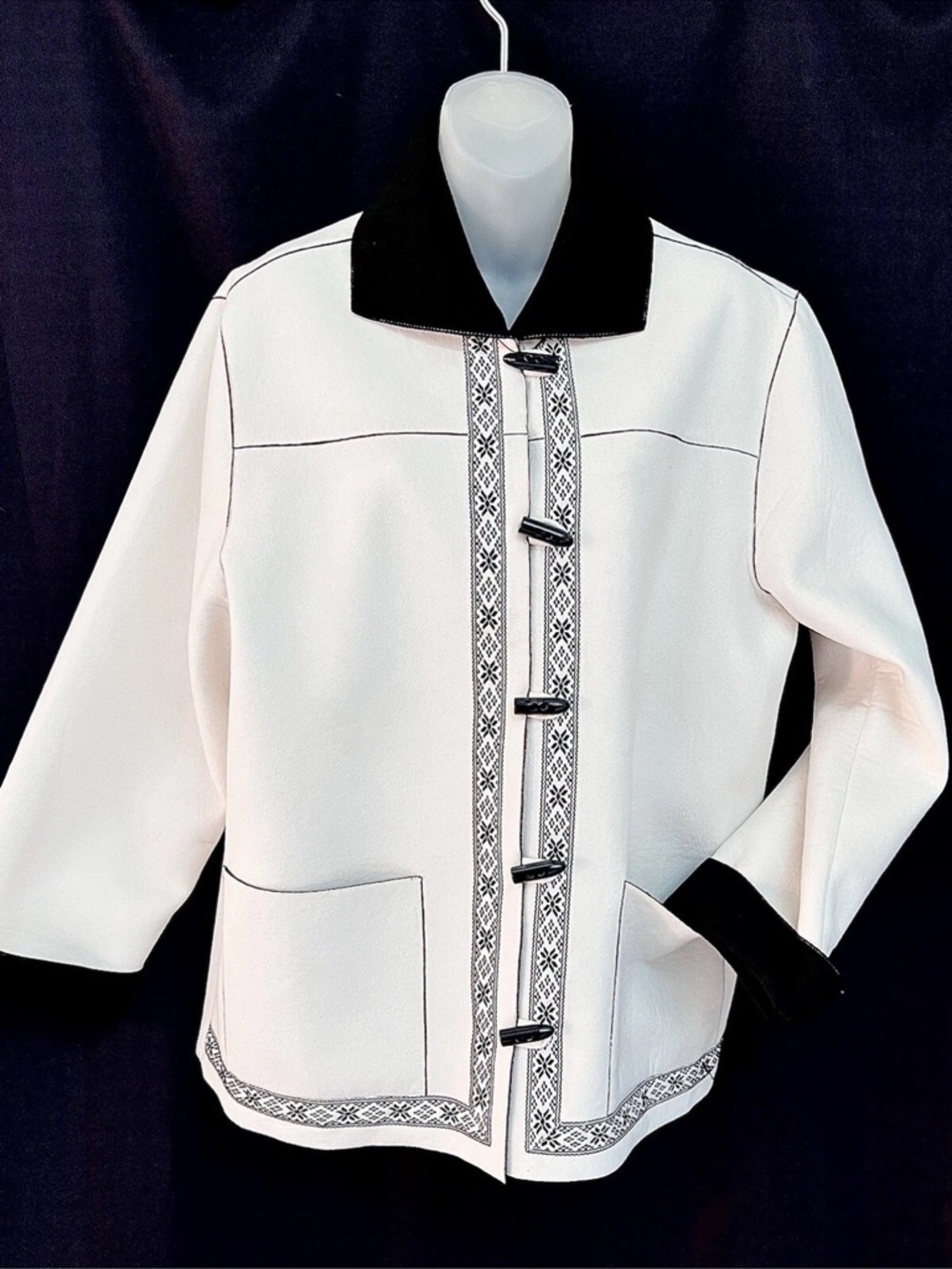 ALFRED DUNNER~WHITE/BLK TRIM FAUX SUEDE FLEECE BUTTON JACKET~SZ 6P~EUC!!!